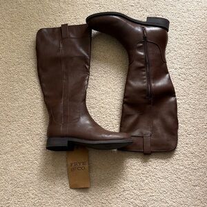 FRYE AND CO. NWT Brown Leather Heeled Boots Giovanna knee high